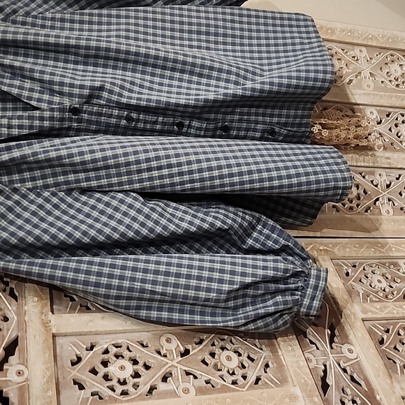 Levi Blouse - Picture 2 of 8